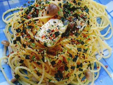 簡単☆ワサビ茶漬けの素としめじのパスタ